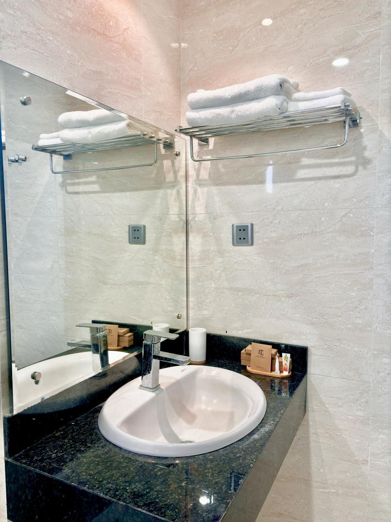 Ha Trang Voronezh Hotel And Apartment Nha Trang Extérieur photo